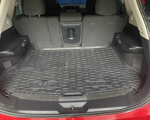 Красный Ниссан Rogue, объемом двигателя 2.49 л и пробегом 76 тыс. км за 14500 $, фото 23 на Automoto.ua