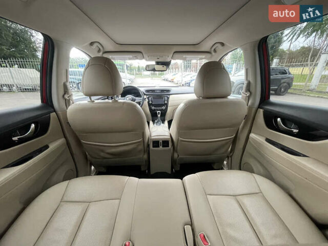 Красный Ниссан Rogue, объемом двигателя 2.5 л и пробегом 147 тыс. км за 16000 $, фото 10 на Automoto.ua