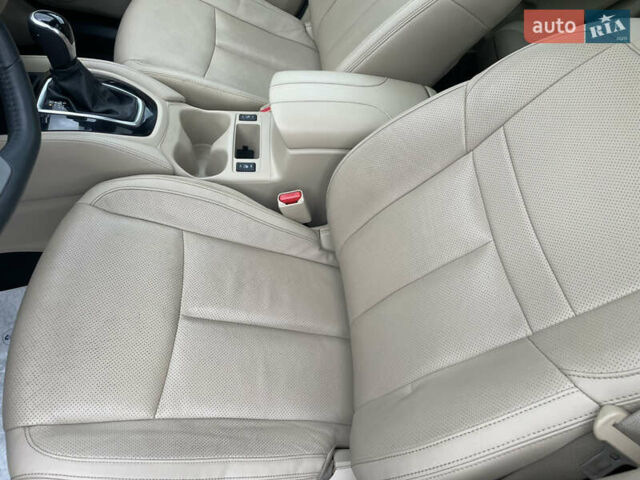 Красный Ниссан Rogue, объемом двигателя 2.5 л и пробегом 147 тыс. км за 16000 $, фото 19 на Automoto.ua