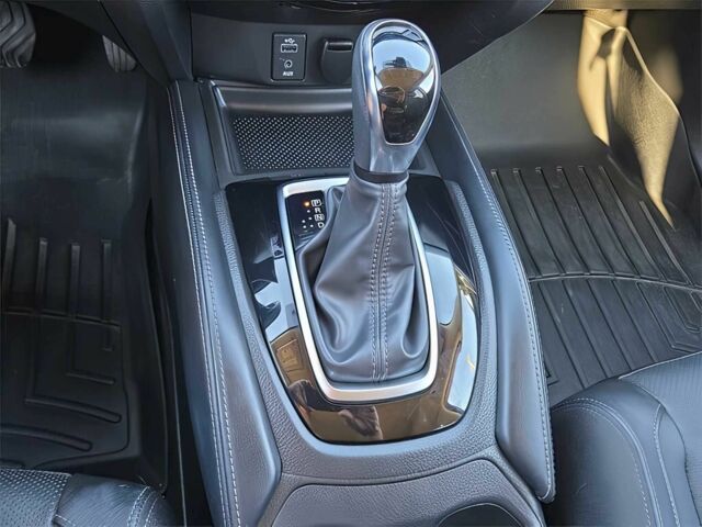 Красный Ниссан Rogue, объемом двигателя 2.5 л и пробегом 60 тыс. км за 9000 $, фото 9 на Automoto.ua