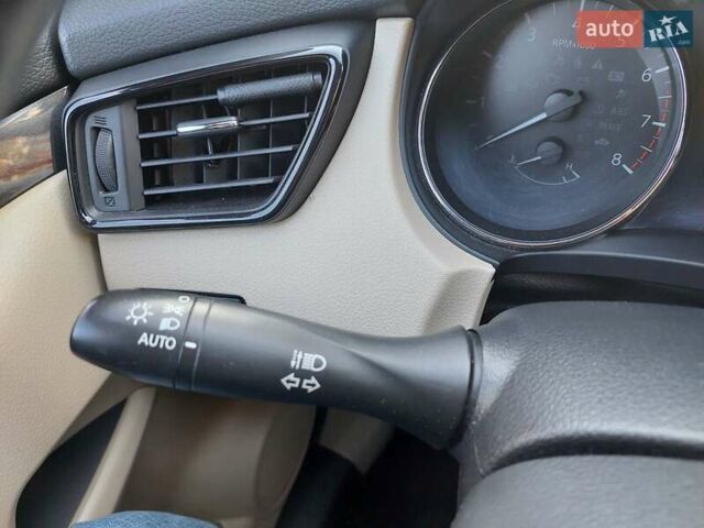 Красный Ниссан Rogue, объемом двигателя 2.49 л и пробегом 163 тыс. км за 13600 $, фото 13 на Automoto.ua