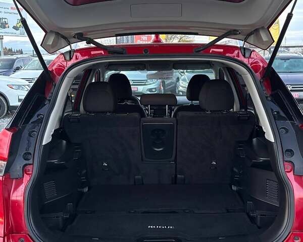 Ниссан Rogue 2017 в Львове на Automoto.ua Красный Ниссан Rogue, объемом двигателя 2.5 л и пробегом 195 тыс. км за 11900 $, фото 7 на Automoto.ua