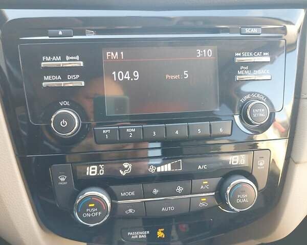 Красный Ниссан Rogue, объемом двигателя 2.49 л и пробегом 163 тыс. км за 13600 $, фото 18 на Automoto.ua