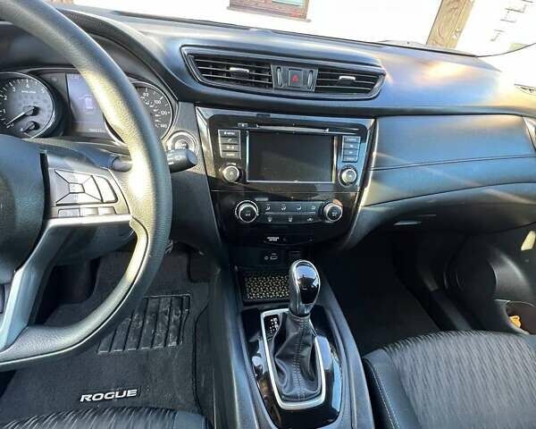 Красный Ниссан Rogue, объемом двигателя 2.5 л и пробегом 110 тыс. км за 14500 $, фото 10 на Automoto.ua