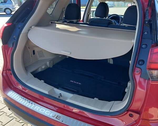 Красный Ниссан Rogue, объемом двигателя 2.49 л и пробегом 163 тыс. км за 13600 $, фото 7 на Automoto.ua