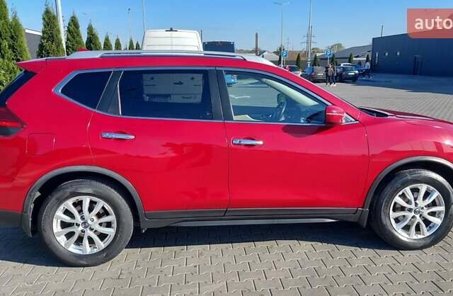 Красный Ниссан Rogue, объемом двигателя 2.49 л и пробегом 163 тыс. км за 13600 $, фото 5 на Automoto.ua