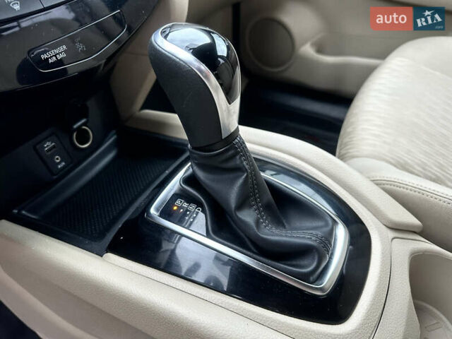 Красный Ниссан Rogue, объемом двигателя 2.5 л и пробегом 219 тыс. км за 10799 $, фото 10 на Automoto.ua