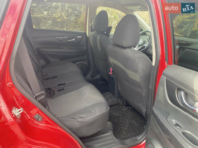 Красный Ниссан Rogue, объемом двигателя 2.49 л и пробегом 76 тыс. км за 14500 $, фото 17 на Automoto.ua