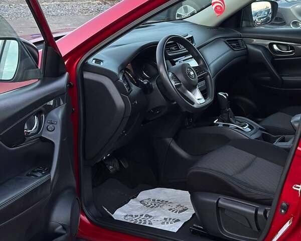 Ниссан Rogue 2017 в Львове на Automoto.ua Красный Ниссан Rogue, объемом двигателя 2.5 л и пробегом 195 тыс. км за 11900 $, фото 14 на Automoto.ua