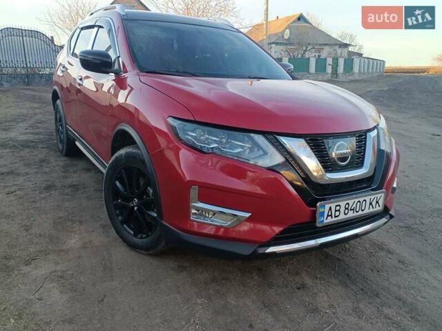 Красный Ниссан Rogue, объемом двигателя 2.49 л и пробегом 191 тыс. км за 15000 $, фото 2 на Automoto.ua