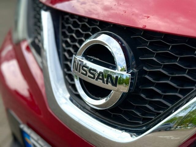 Красный Ниссан Rogue, объемом двигателя 2 л и пробегом 51 тыс. км за 15000 $, фото 3 на Automoto.ua
