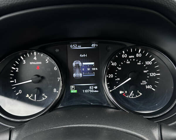 Красный Ниссан Rogue, объемом двигателя 2.49 л и пробегом 178 тыс. км за 13000 $, фото 13 на Automoto.ua