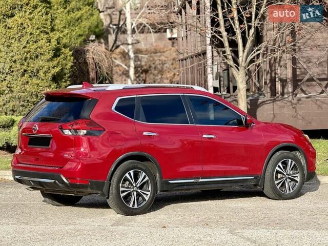Красный Ниссан Rogue, объемом двигателя 2.5 л и пробегом 170 тыс. км за 13999 $, фото 6 на Automoto.ua