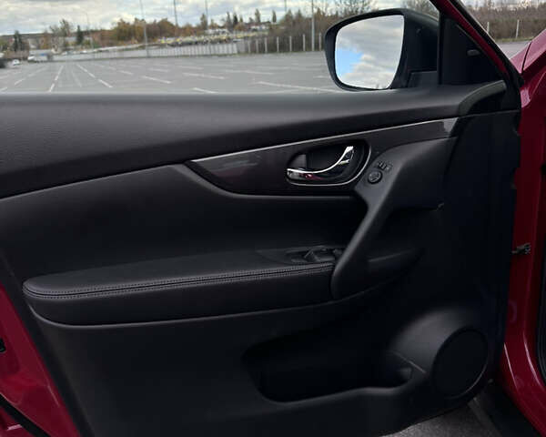 Красный Ниссан Rogue, объемом двигателя 2.49 л и пробегом 178 тыс. км за 13000 $, фото 11 на Automoto.ua