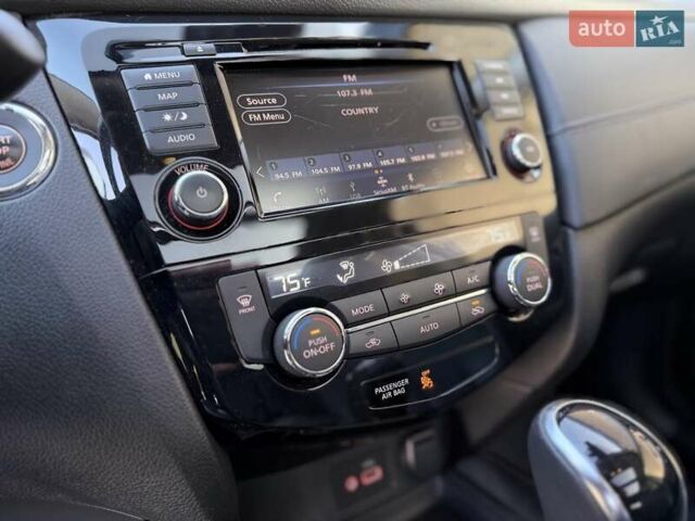 Красный Ниссан Rogue, объемом двигателя 2.49 л и пробегом 150 тыс. км за 15900 $, фото 18 на Automoto.ua