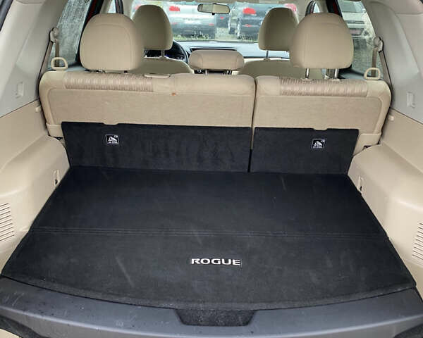 Красный Ниссан Rogue, объемом двигателя 2 л и пробегом 174 тыс. км за 15899 $, фото 16 на Automoto.ua