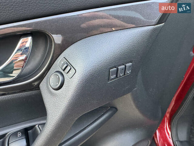 Красный Ниссан Rogue, объемом двигателя 2.5 л и пробегом 85 тыс. км за 16999 $, фото 23 на Automoto.ua