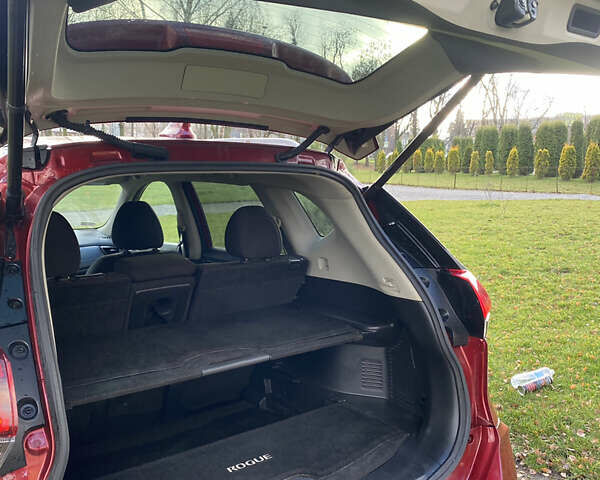 Красный Ниссан Rogue, объемом двигателя 2.5 л и пробегом 210 тыс. км за 11500 $, фото 4 на Automoto.ua