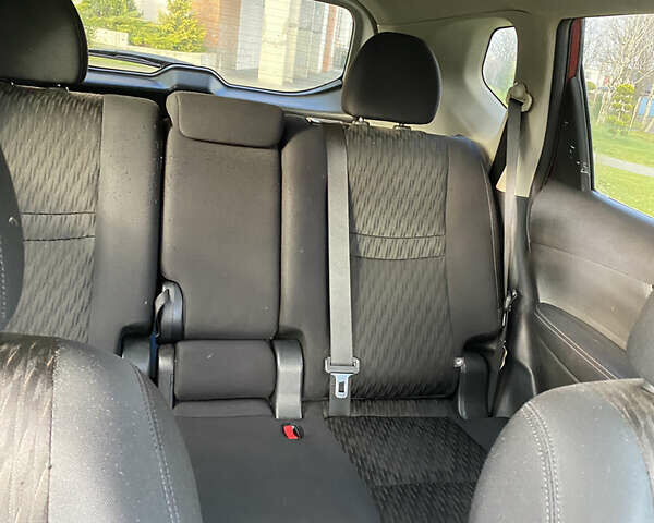 Красный Ниссан Rogue, объемом двигателя 2.5 л и пробегом 210 тыс. км за 11500 $, фото 13 на Automoto.ua