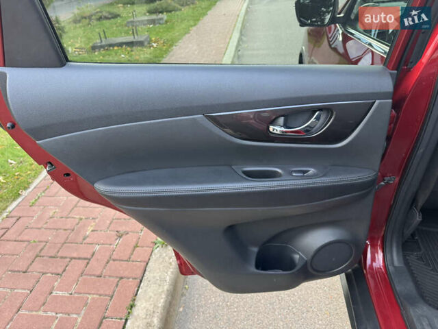 Красный Ниссан Rogue, объемом двигателя 2.5 л и пробегом 85 тыс. км за 16999 $, фото 20 на Automoto.ua