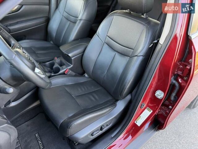 Красный Ниссан Rogue, объемом двигателя 2.49 л и пробегом 150 тыс. км за 15900 $, фото 12 на Automoto.ua
