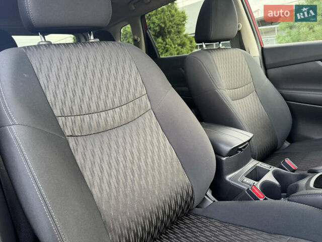 Красный Ниссан Rogue, объемом двигателя 2.5 л и пробегом 85 тыс. км за 16999 $, фото 14 на Automoto.ua