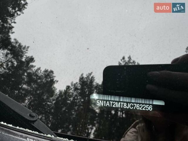 Красный Ниссан Rogue, объемом двигателя 2.49 л и пробегом 61 тыс. км за 16500 $, фото 7 на Automoto.ua