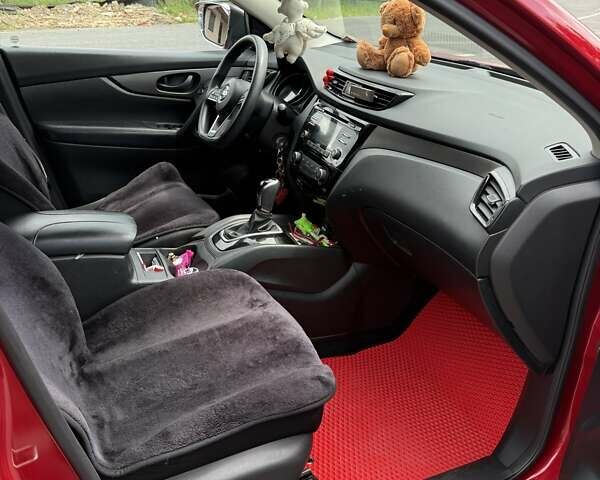 Красный Ниссан Rogue, объемом двигателя 2 л и пробегом 150 тыс. км за 12700 $, фото 4 на Automoto.ua