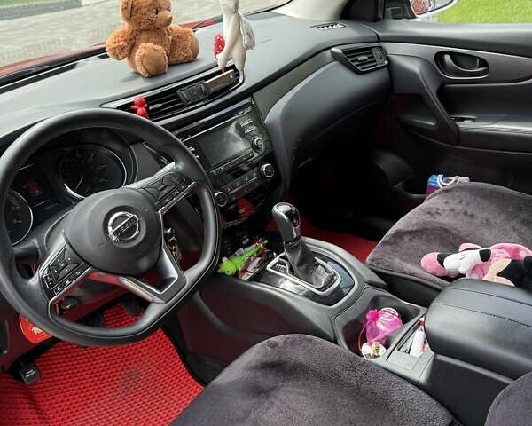 Красный Ниссан Rogue, объемом двигателя 2 л и пробегом 150 тыс. км за 12700 $, фото 6 на Automoto.ua