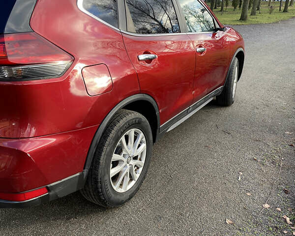 Красный Ниссан Rogue, объемом двигателя 2.5 л и пробегом 210 тыс. км за 11500 $, фото 1 на Automoto.ua