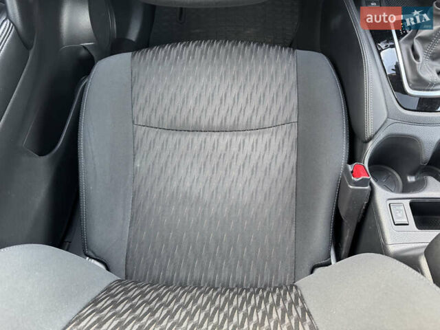 Красный Ниссан Rogue, объемом двигателя 2.5 л и пробегом 85 тыс. км за 16999 $, фото 33 на Automoto.ua