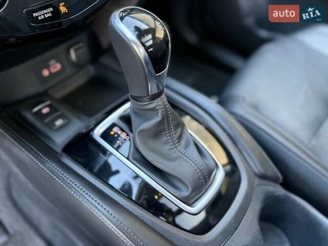 Красный Ниссан Rogue, объемом двигателя 2.49 л и пробегом 150 тыс. км за 15900 $, фото 19 на Automoto.ua