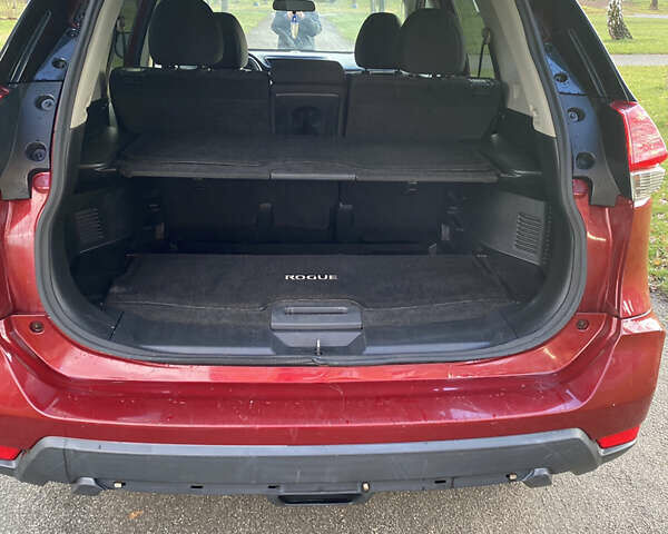 Красный Ниссан Rogue, объемом двигателя 2.5 л и пробегом 210 тыс. км за 11500 $, фото 5 на Automoto.ua