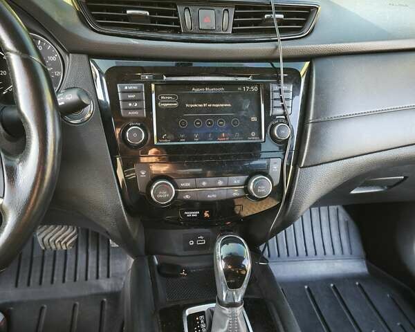 Красный Ниссан Rogue, объемом двигателя 2.49 л и пробегом 59 тыс. км за 17800 $, фото 15 на Automoto.ua