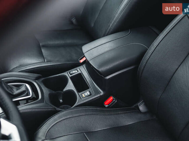 Красный Ниссан Rogue, объемом двигателя 2.49 л и пробегом 132 тыс. км за 16500 $, фото 11 на Automoto.ua