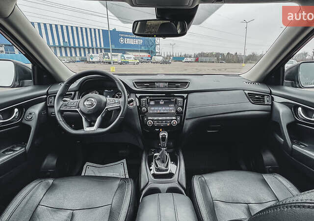 Красный Ниссан Rogue, объемом двигателя 2.49 л и пробегом 132 тыс. км за 16500 $, фото 10 на Automoto.ua