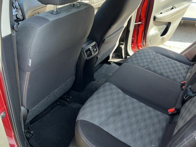 Красный Ниссан Rogue, объемом двигателя 2 л и пробегом 73 тыс. км за 14700 $, фото 12 на Automoto.ua