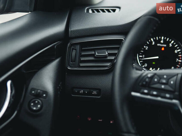 Красный Ниссан Rogue, объемом двигателя 2.49 л и пробегом 132 тыс. км за 16500 $, фото 17 на Automoto.ua