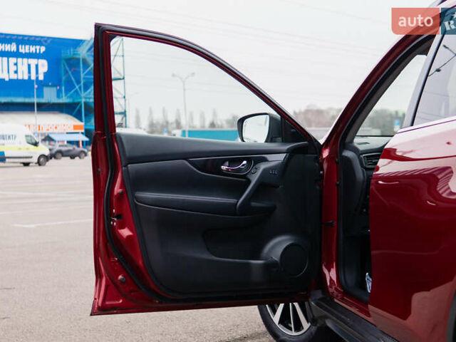 Красный Ниссан Rogue, объемом двигателя 2.49 л и пробегом 132 тыс. км за 16500 $, фото 21 на Automoto.ua