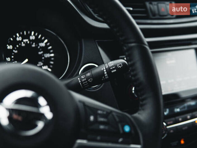 Красный Ниссан Rogue, объемом двигателя 2.49 л и пробегом 132 тыс. км за 16500 $, фото 18 на Automoto.ua