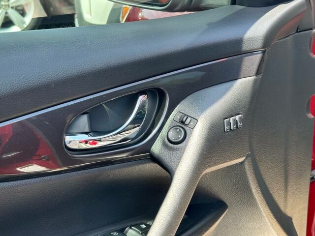 Червоний Ніссан Rogue, об'ємом двигуна 2.5 л та пробігом 73 тис. км за 17100 $, фото 13 на Automoto.ua