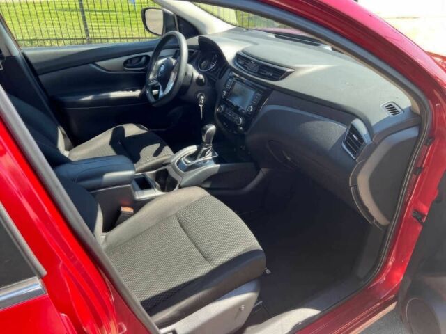 Красный Ниссан Rogue, объемом двигателя 2 л и пробегом 17 тыс. км за 8950 $, фото 9 на Automoto.ua