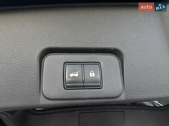 Красный Ниссан Rogue, объемом двигателя 2.49 л и пробегом 93 тыс. км за 23999 $, фото 35 на Automoto.ua