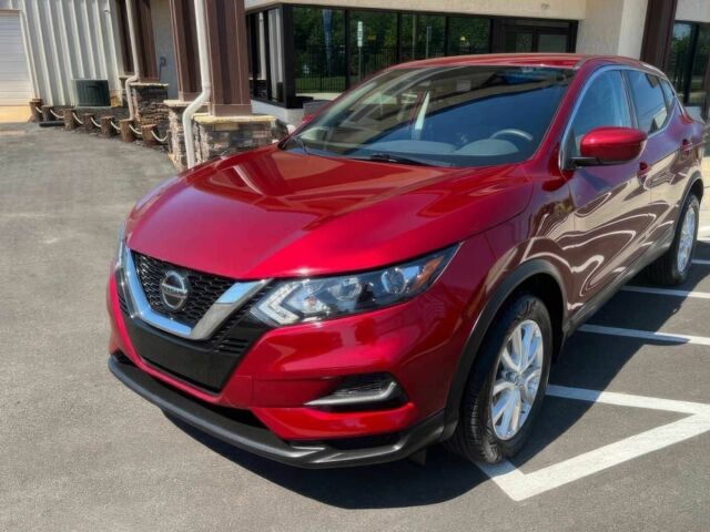 Красный Ниссан Rogue, объемом двигателя 2 л и пробегом 17 тыс. км за 8950 $, фото 2 на Automoto.ua