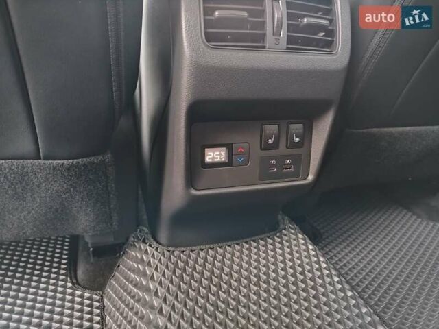 Красный Ниссан Rogue, объемом двигателя 1.5 л и пробегом 37 тыс. км за 26500 $, фото 16 на Automoto.ua