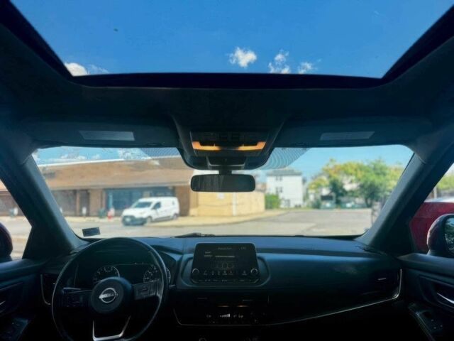 Червоний Ніссан Rogue, об'ємом двигуна 1.5 л та пробігом 10 тис. км за 18200 $, фото 7 на Automoto.ua