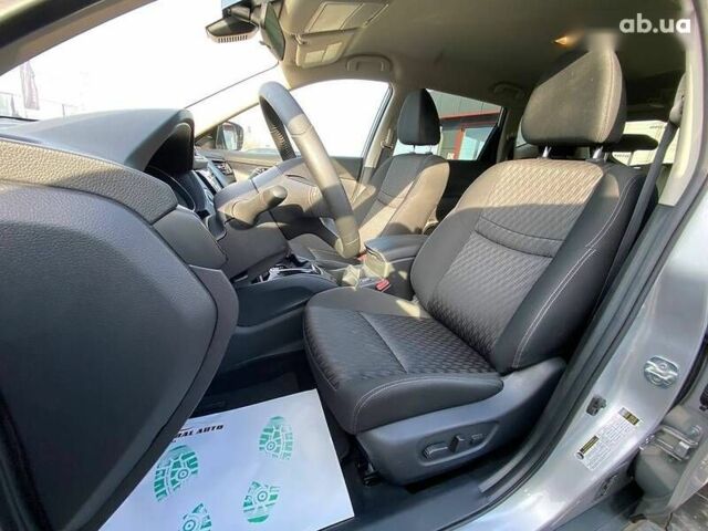 Ниссан Rogue, объемом двигателя 2.5 л и пробегом 21 тыс. км за 19799 $, фото 3 на Automoto.ua