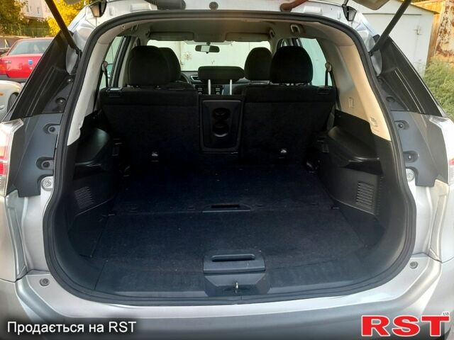 Ниссан Rogue, объемом двигателя 2.5 л и пробегом 157 тыс. км за 10900 $, фото 5 на Automoto.ua