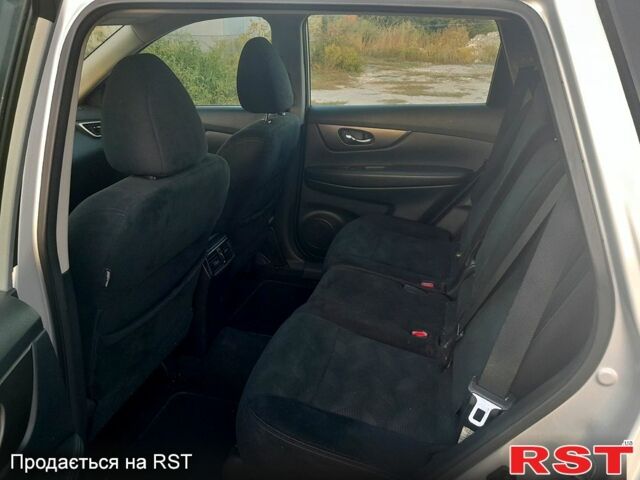 Ниссан Rogue, объемом двигателя 2.5 л и пробегом 157 тыс. км за 10900 $, фото 4 на Automoto.ua