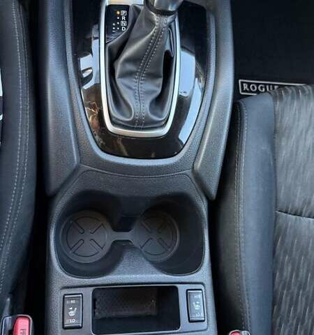 Ниссан Rogue, объемом двигателя 2.5 л и пробегом 186 тыс. км за 13500 $, фото 1 на Automoto.ua